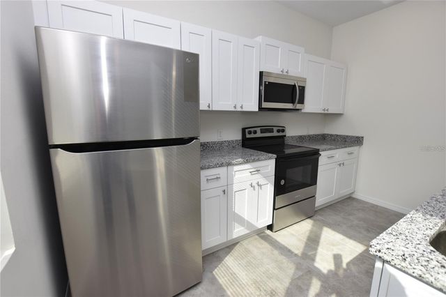 202 W CRESCENT DRIVE, Lakeland, FL 33805