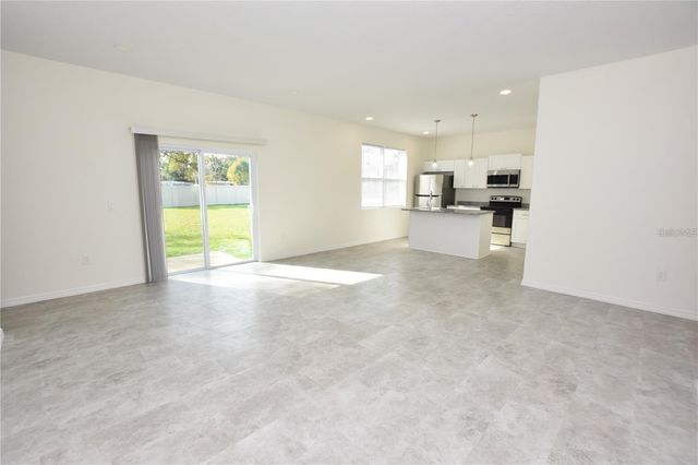 202 W CRESCENT DRIVE, Lakeland, FL 33805