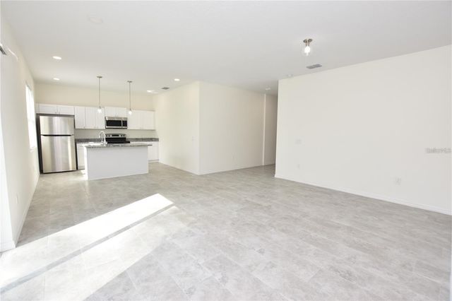 202 W CRESCENT DRIVE, Lakeland, FL 33805