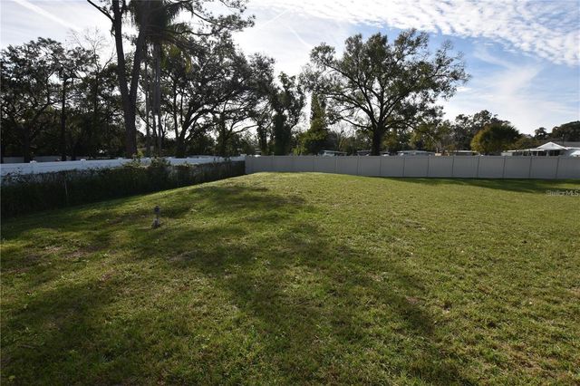 202 W CRESCENT DRIVE, Lakeland, FL 33805