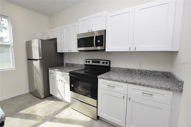 202 W CRESCENT DRIVE, Lakeland, FL 33805