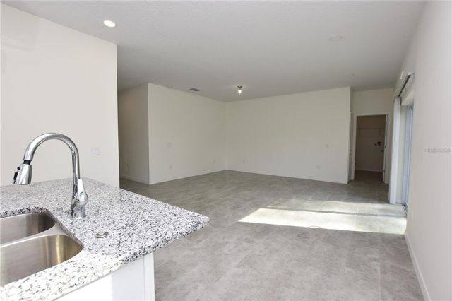 202 W CRESCENT DRIVE, Lakeland, FL 33805