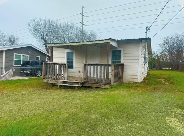820 Chihuahua ST, Lockhart, TX 78644