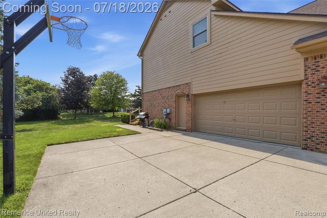 16724 Abby Circle, Northville, MI 48168