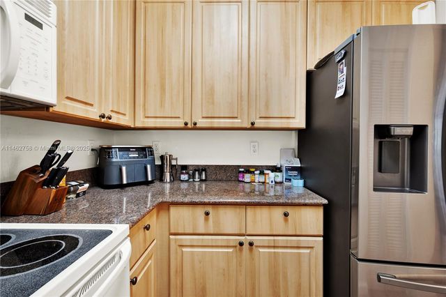 1 Century Ln 209, Miami Beach, FL 33139