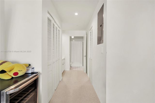 1 Century Ln 209, Miami Beach, FL 33139