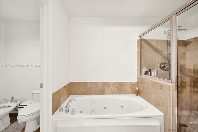 1 Century Ln 209, Miami Beach, FL 33139