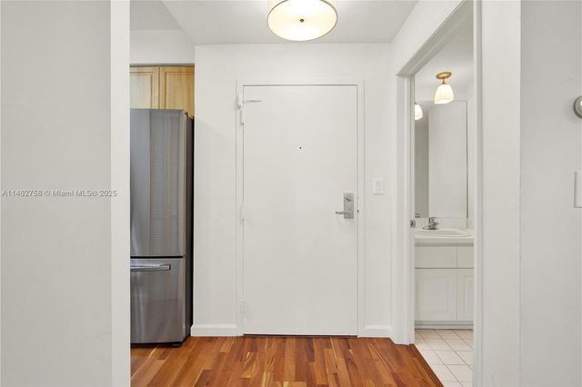 1 Century Ln 209, Miami Beach, FL 33139