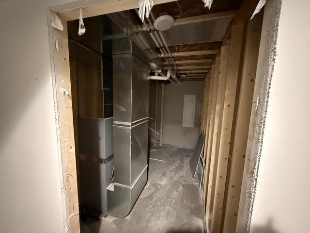 1908 Arches DRIVE, Holmen, WI 54636