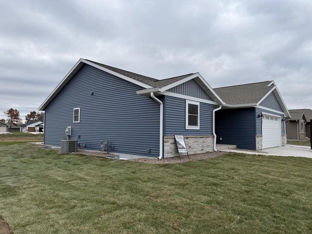 1908 Arches DRIVE, Holmen, WI 54636