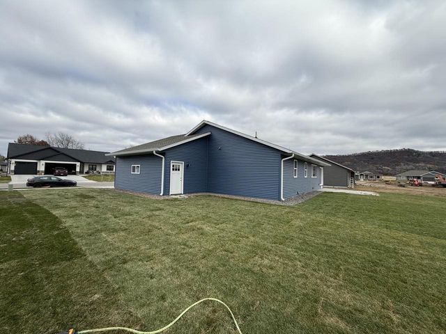 1908 Arches DRIVE, Holmen, WI 54636