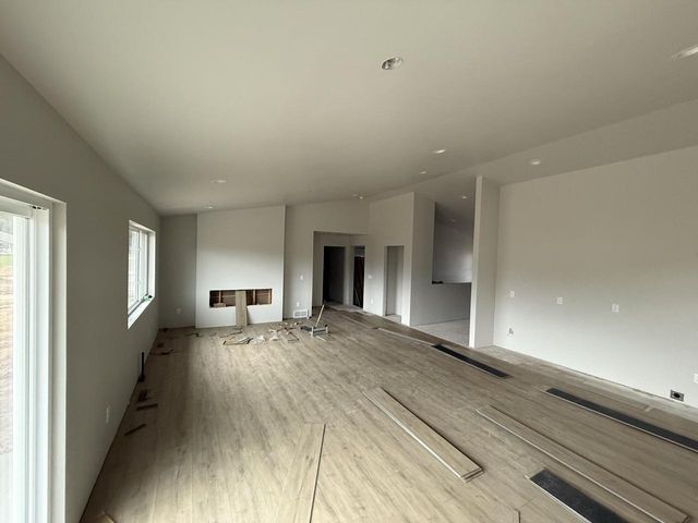 1908 Arches DRIVE, Holmen, WI 54636