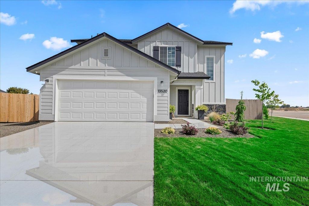 13520 Farwell St, Caldwell, ID 83607