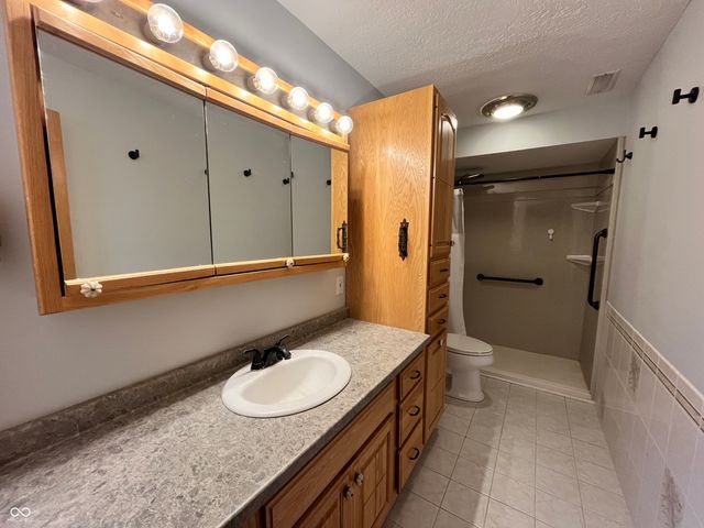 354 Hunters Lane APT C, Carmel, IN 46032