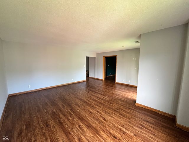 354 Hunters Lane APT C, Carmel, IN 46032