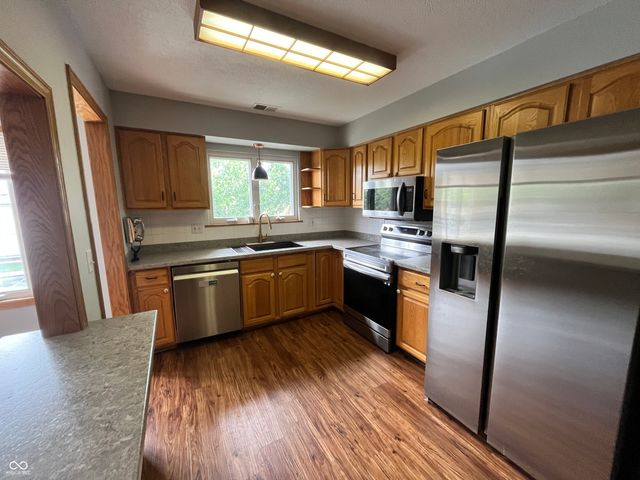 354 Hunters Lane APT C, Carmel, IN 46032
