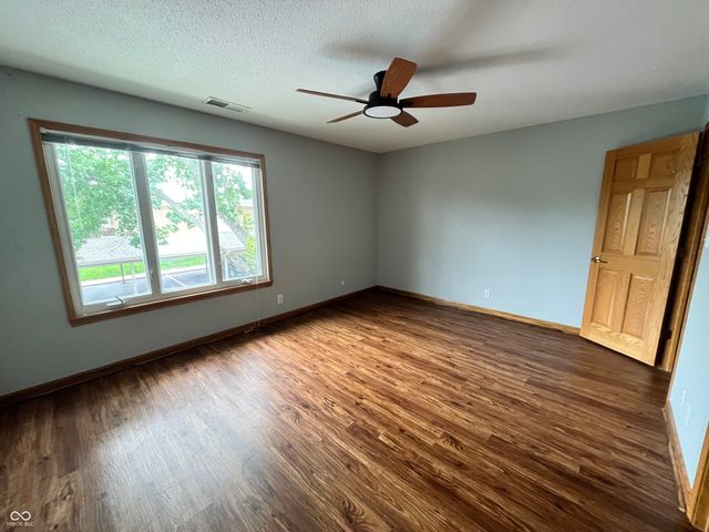 354 Hunters Lane APT C, Carmel, IN 46032
