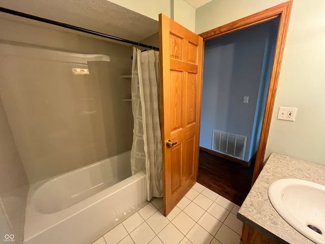 354 Hunters Lane APT C, Carmel, IN 46032
