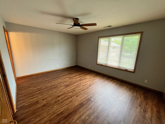 354 Hunters Lane APT C, Carmel, IN 46032