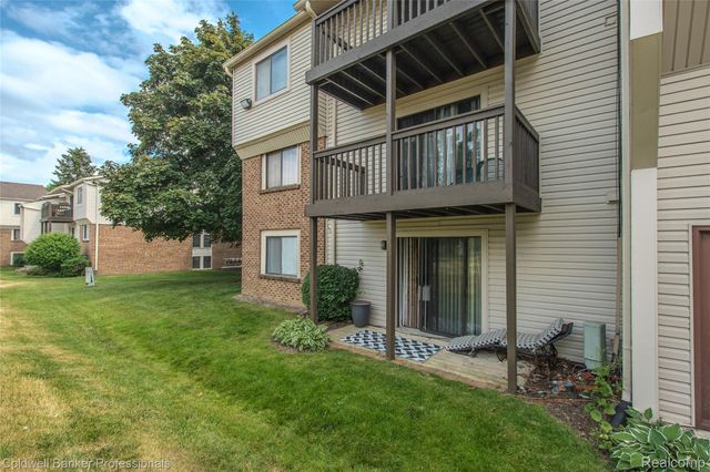 30078 W 12 Mile Rd 99, Farmington Hills, MI 48334