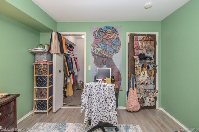 30078 W 12 Mile Rd 99, Farmington Hills, MI 48334