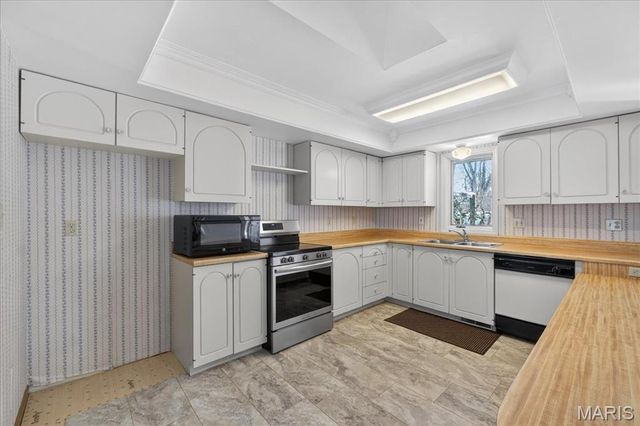 216 Shelburne Drive, St Charles, MO 63301