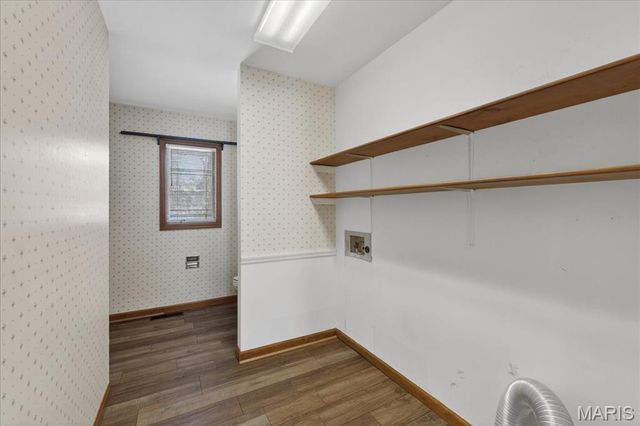 216 Shelburne Drive, St Charles, MO 63301