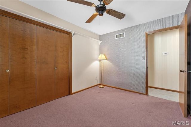 216 Shelburne Drive, St Charles, MO 63301