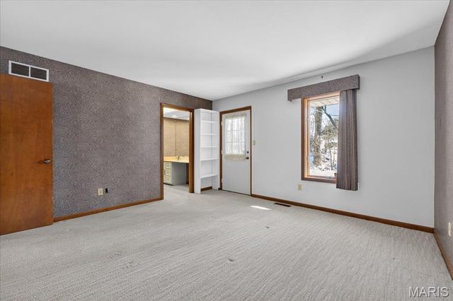 216 Shelburne Drive, St Charles, MO 63301