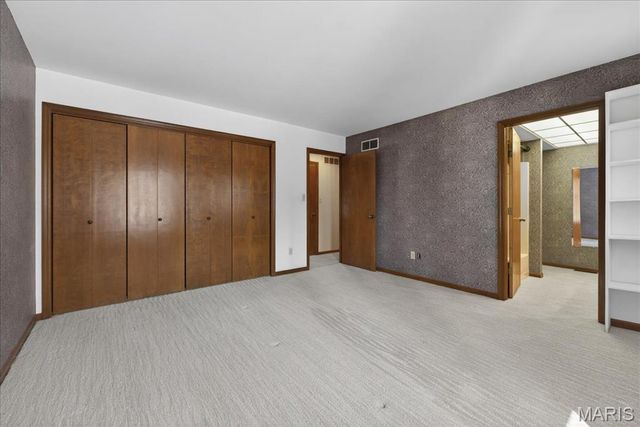 216 Shelburne Drive, St Charles, MO 63301