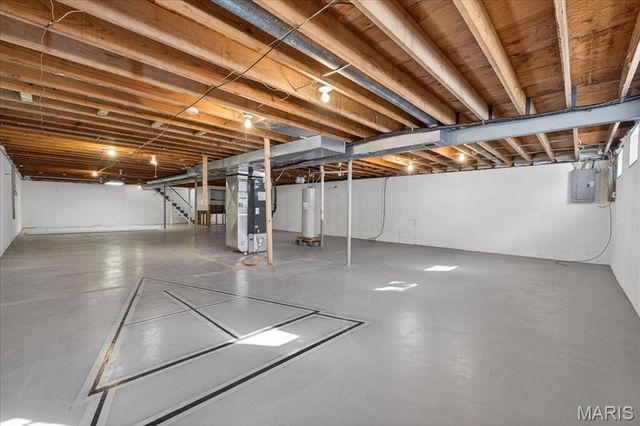 216 Shelburne Drive, St Charles, MO 63301