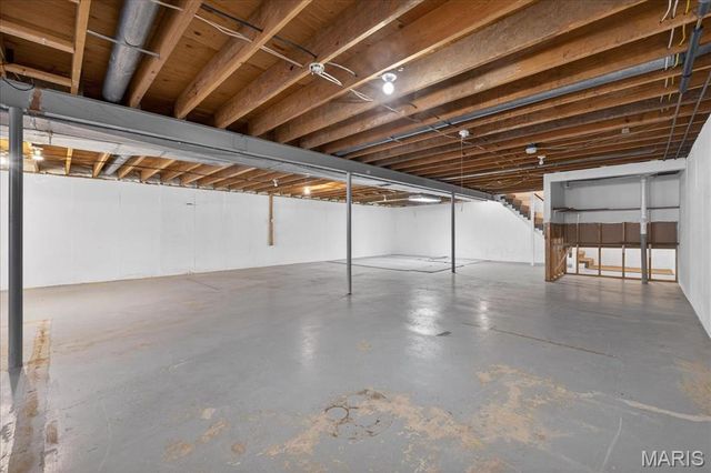 216 Shelburne Drive, St Charles, MO 63301