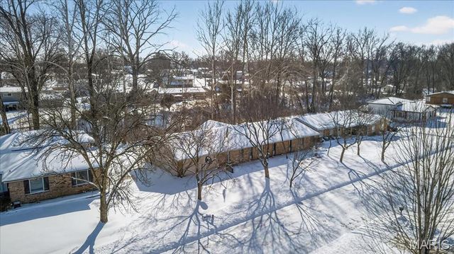 216 Shelburne Drive, St Charles, MO 63301