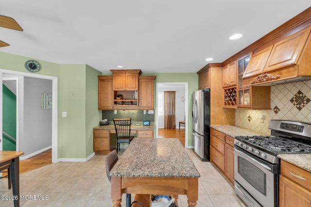 6 Detroit Court, Jackson, NJ 08527