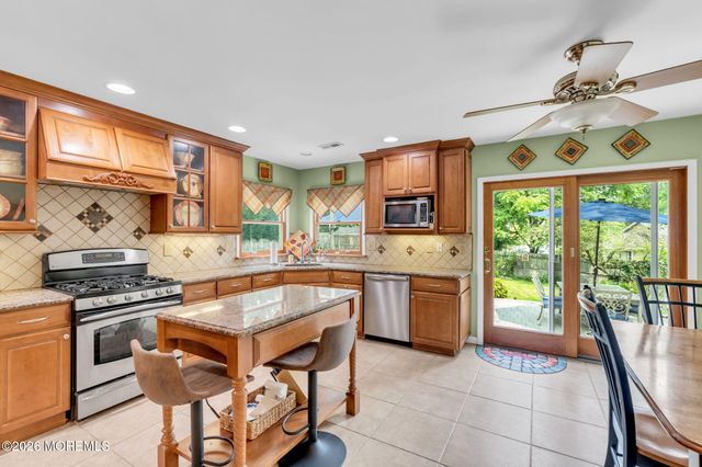 6 Detroit Court, Jackson, NJ 08527