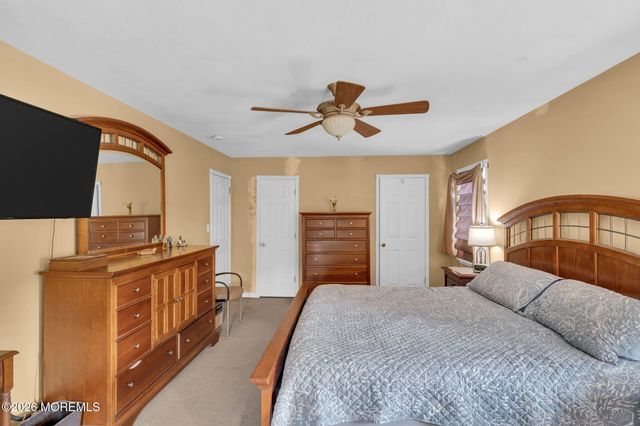 6 Detroit Court, Jackson, NJ 08527