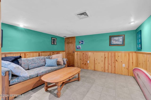 6 Detroit Court, Jackson, NJ 08527