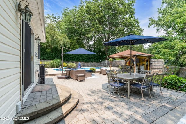 6 Detroit Court, Jackson, NJ 08527