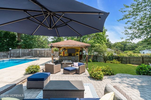 6 Detroit Court, Jackson, NJ 08527