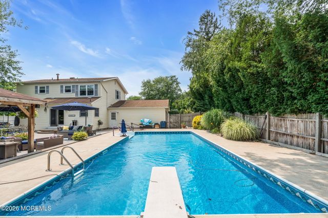 6 Detroit Court, Jackson, NJ 08527