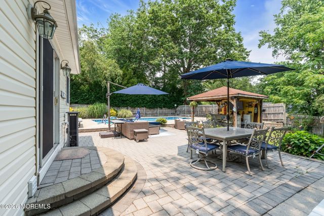 6 Detroit Court, Jackson, NJ 08527