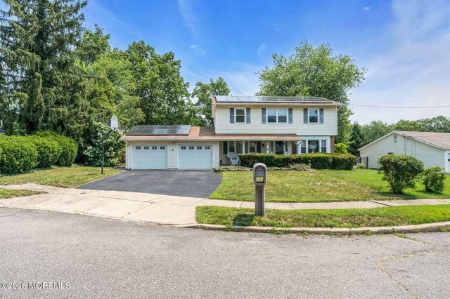 6 Detroit Court, Jackson, NJ 08527