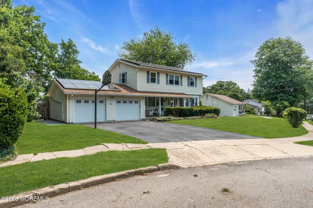 6 Detroit Court, Jackson, NJ 08527