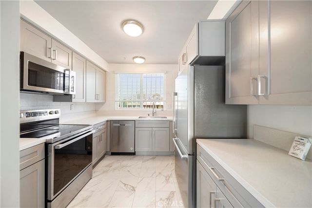 240 W Queen Street 10, Inglewood, CA 90301