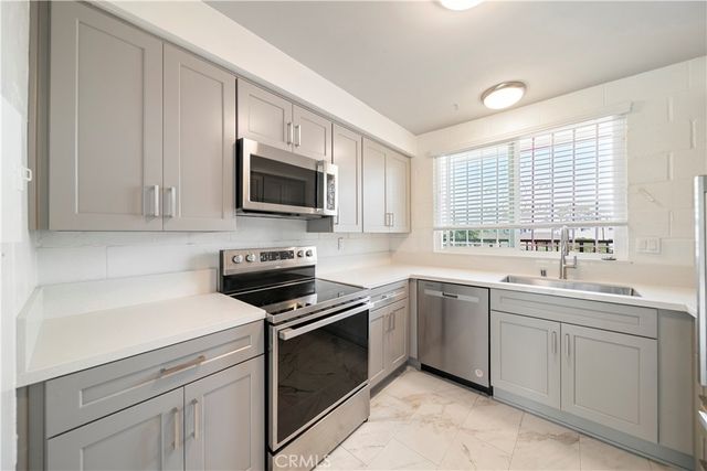 240 W Queen Street 10, Inglewood, CA 90301