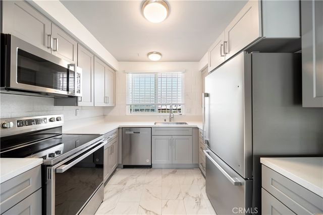 240 W Queen Street 10, Inglewood, CA 90301