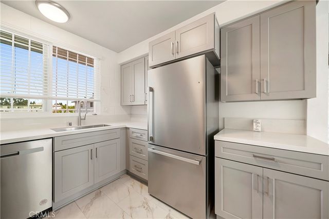 240 W Queen Street 10, Inglewood, CA 90301