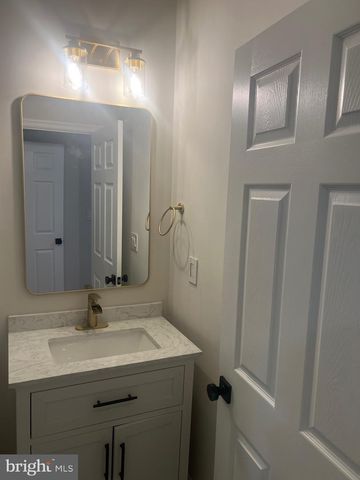 223 N MILTON AVE, Baltimore, MD 21224