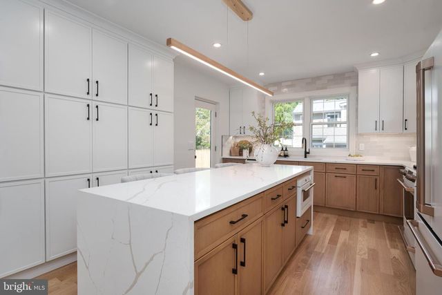 190 BAYARD LN, Princeton, NJ 08540