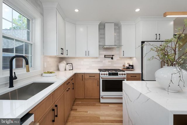 190 BAYARD LN, Princeton, NJ 08540
